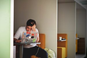 Zuviel Stress kann aufs Auge gehen